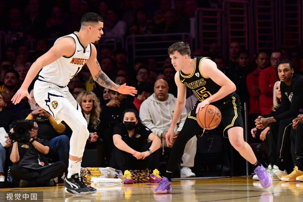 在中场比赛 在中场比赛